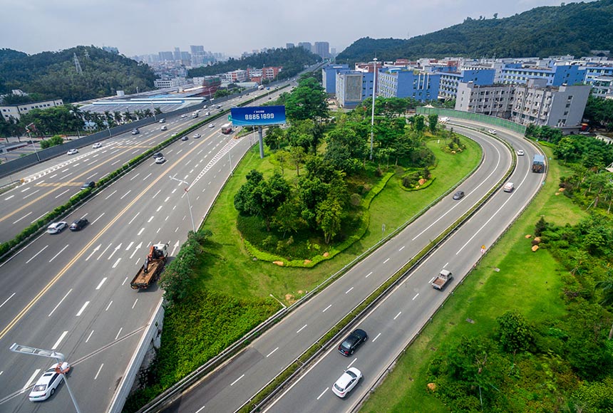 Nanping rapid greening improvement project of Longgang Shuiguan Expressway